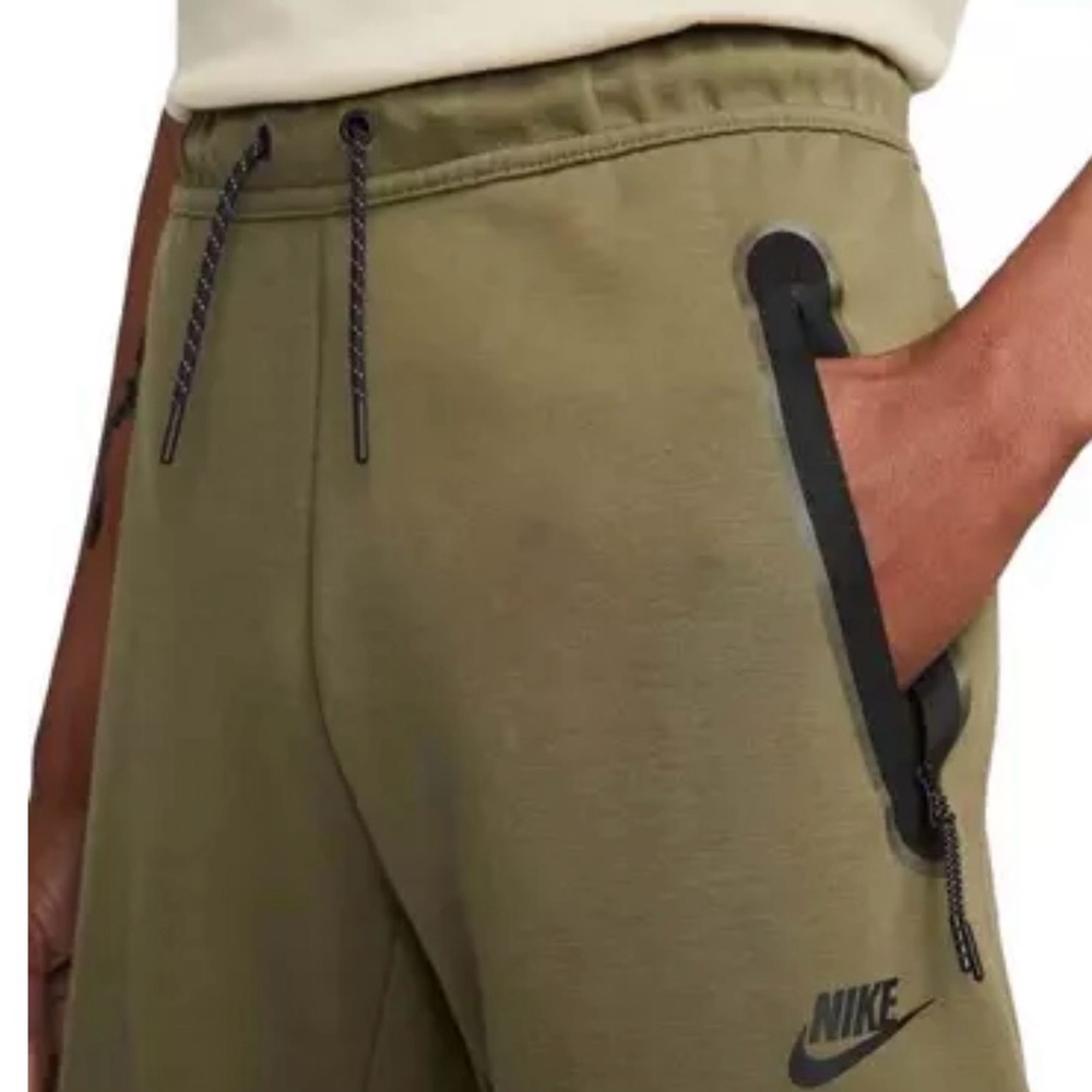 NWT Nike Men's Sportswear Tech Fleece Pant - Picture 3 of 6